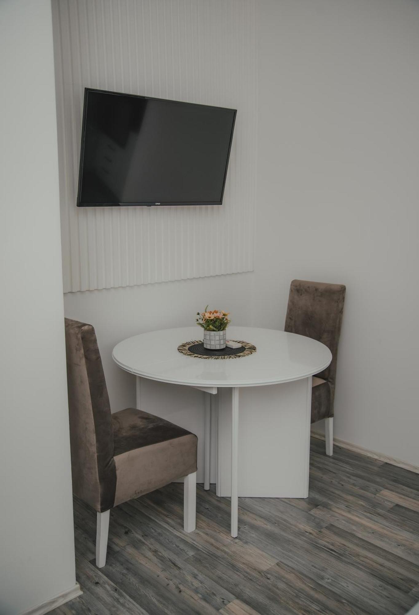 Jes Apartments Leskovac  Buitenkant foto