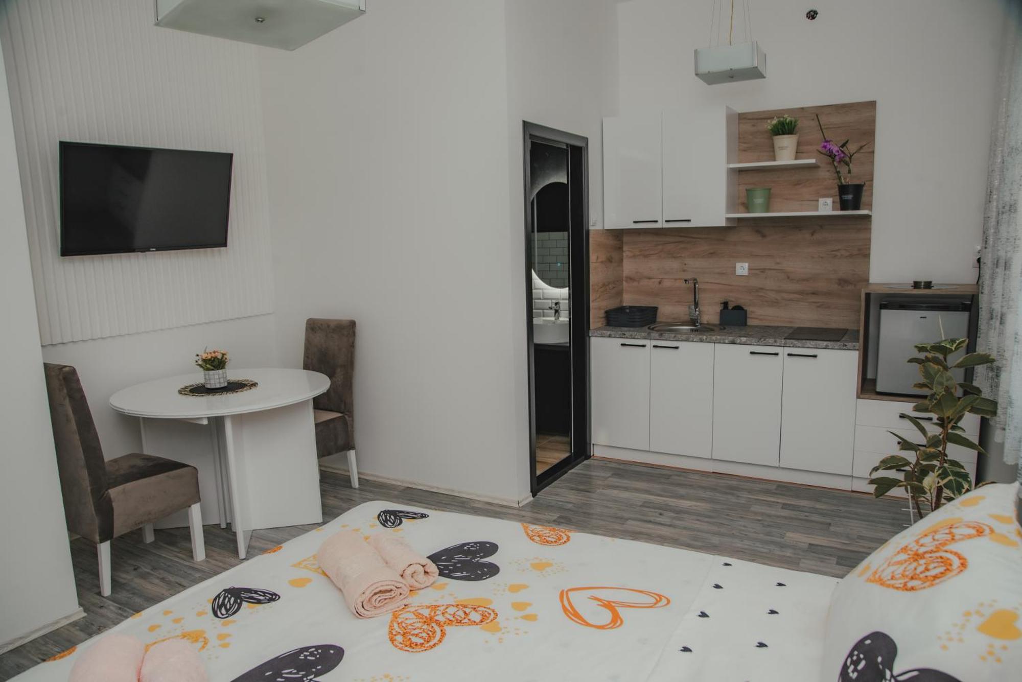 Jes Apartments Leskovac  Buitenkant foto