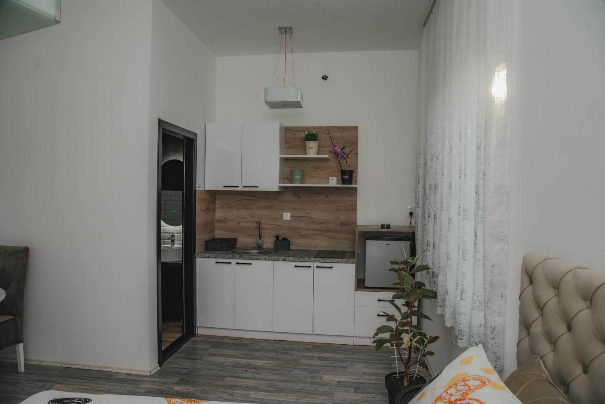 Jes Apartments Leskovac  Buitenkant foto