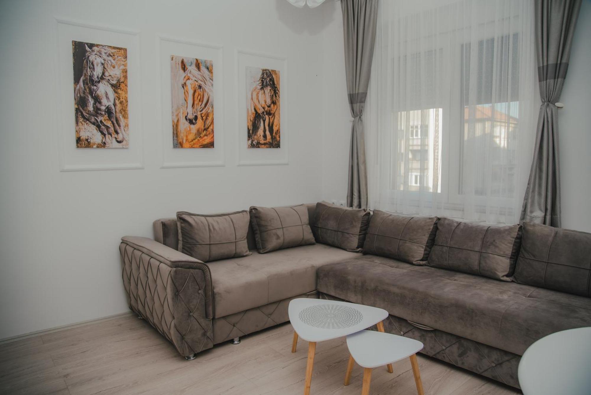 Jes Apartments Leskovac  Buitenkant foto
