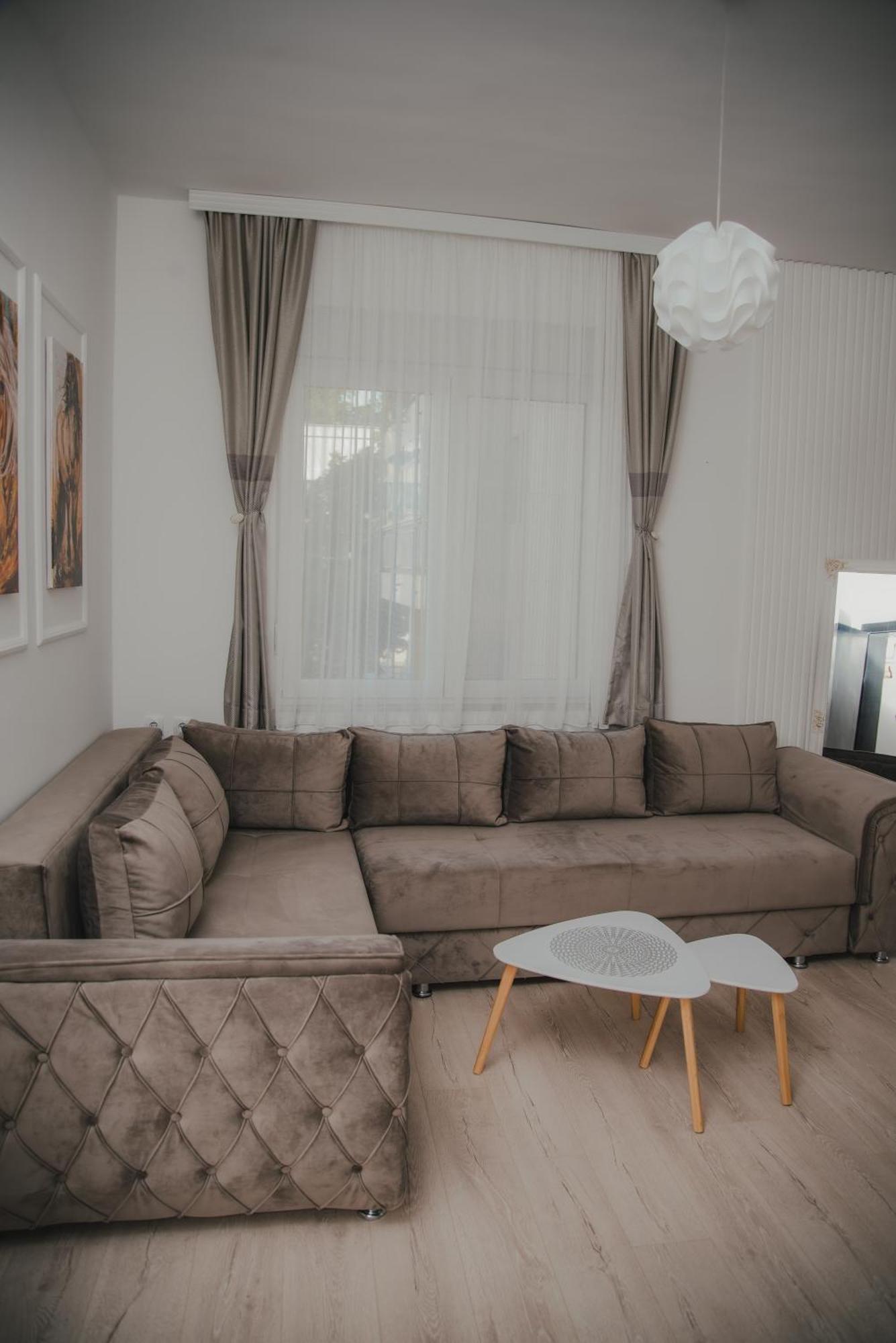 Jes Apartments Leskovac  Buitenkant foto