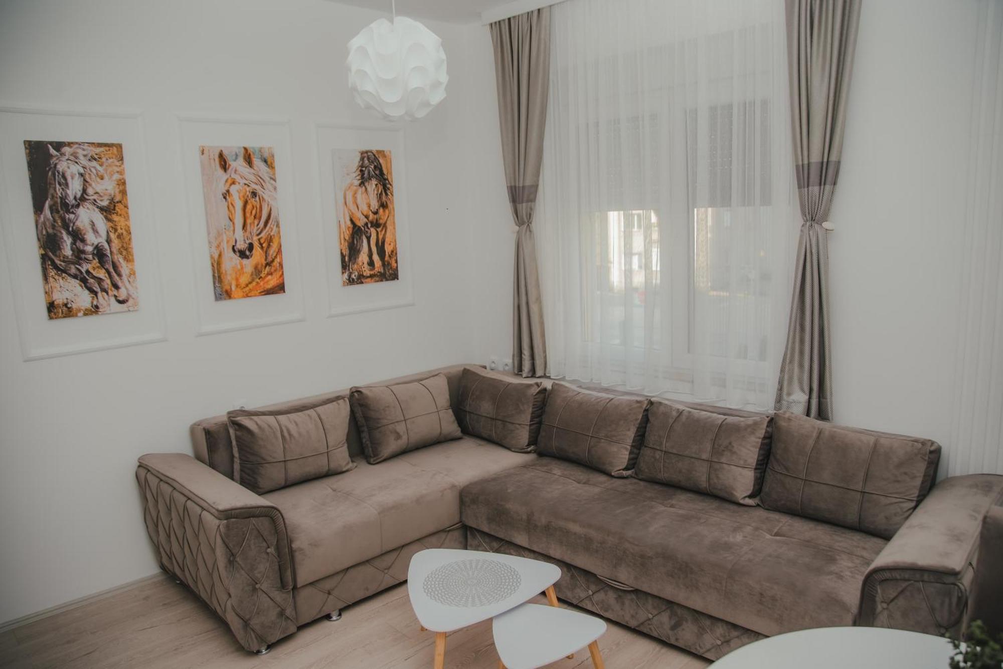 Jes Apartments Leskovac  Buitenkant foto