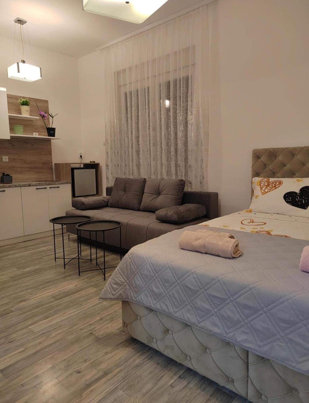 Jes Apartments Leskovac  Buitenkant foto